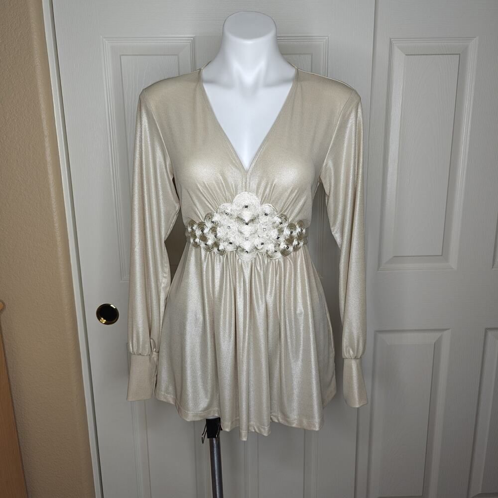 ECI New York Metallic Gold Rosette V-neck Blouse sz S